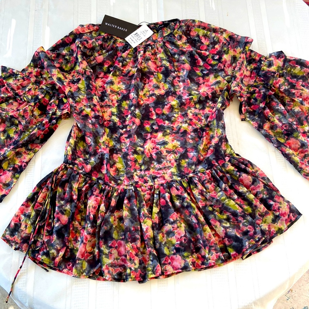 NWT WALTER BAKER SMALL WATERFLOWER ladies top boho floral festival